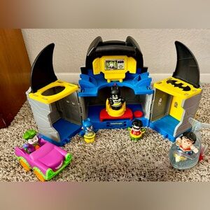 Little People Batcave Adventure Set